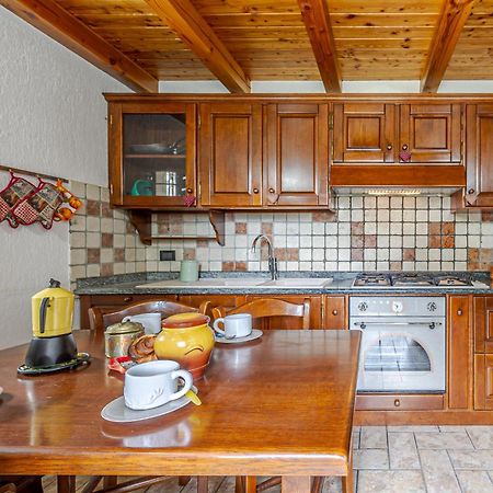 クールマイユールCasa Beatrice - Wifi, Parcheggio E Vista Montagna - Cour 0231アパートメント エクステリア 写真