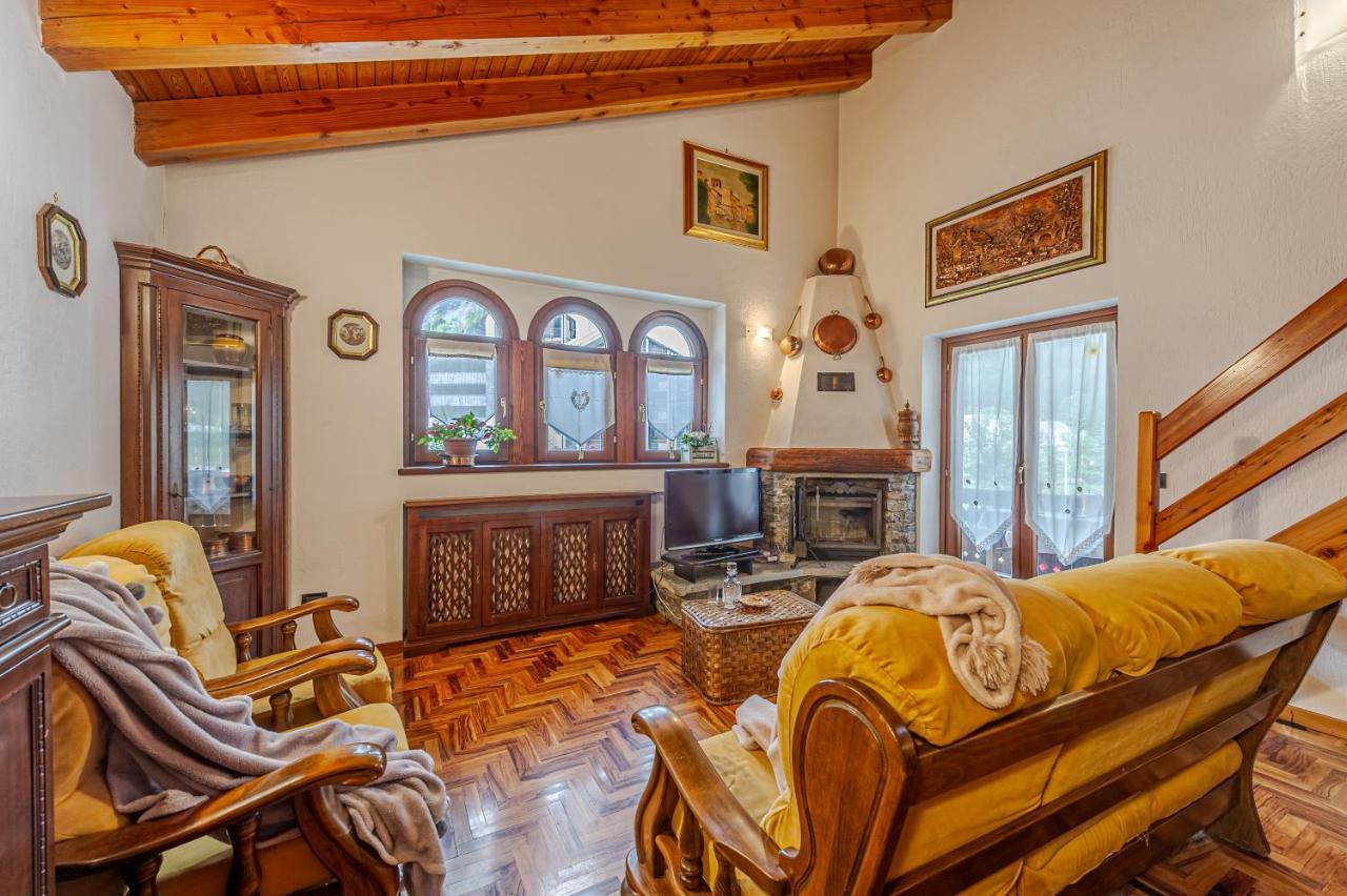 クールマイユールCasa Beatrice - Wifi, Parcheggio E Vista Montagna - Cour 0231アパートメント エクステリア 写真
