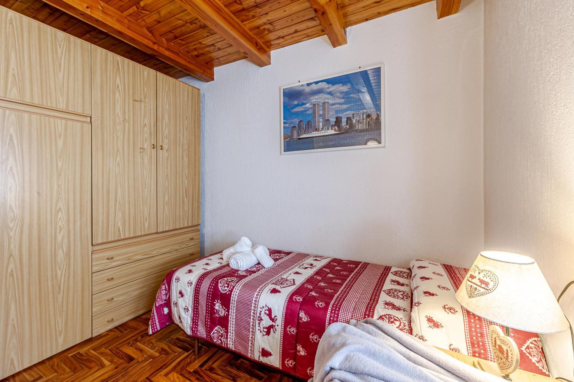 クールマイユールCasa Beatrice - Wifi, Parcheggio E Vista Montagna - Cour 0231アパートメント エクステリア 写真